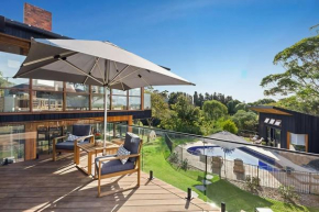 Glen Shian - Luxe with Pool and Water Views